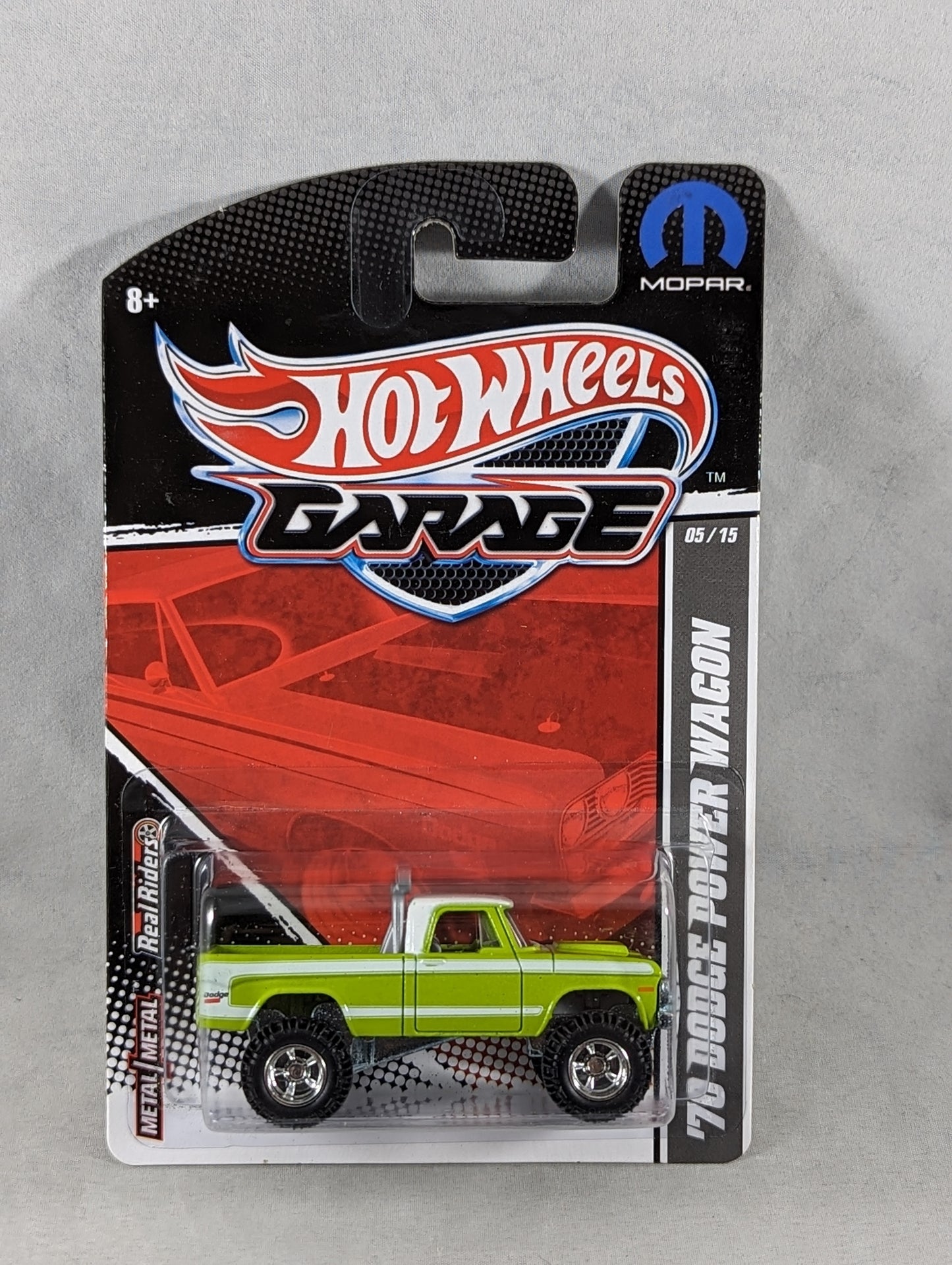 Garage '70 Dodge power wagon