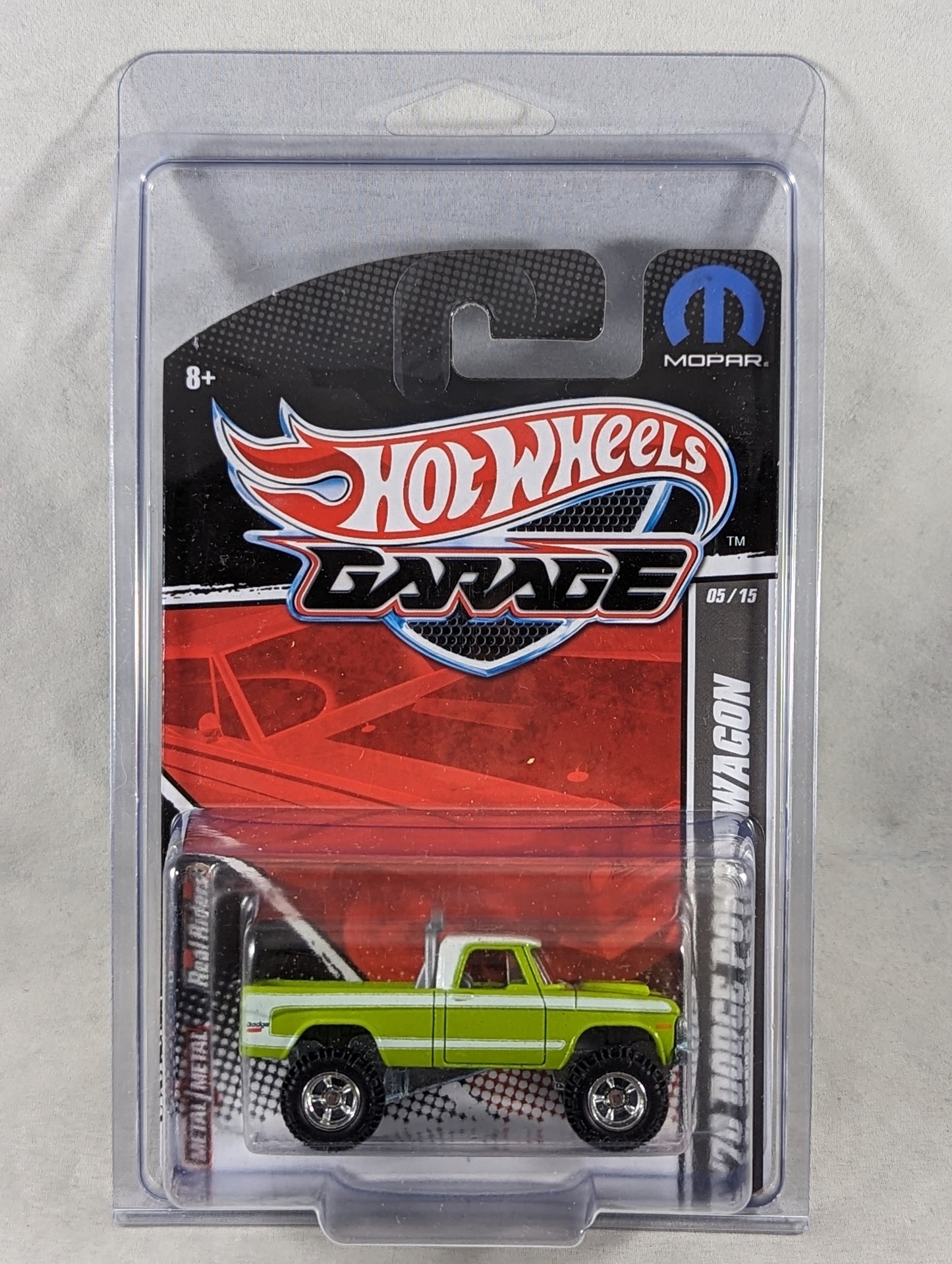 Garage '70 Dodge power wagon