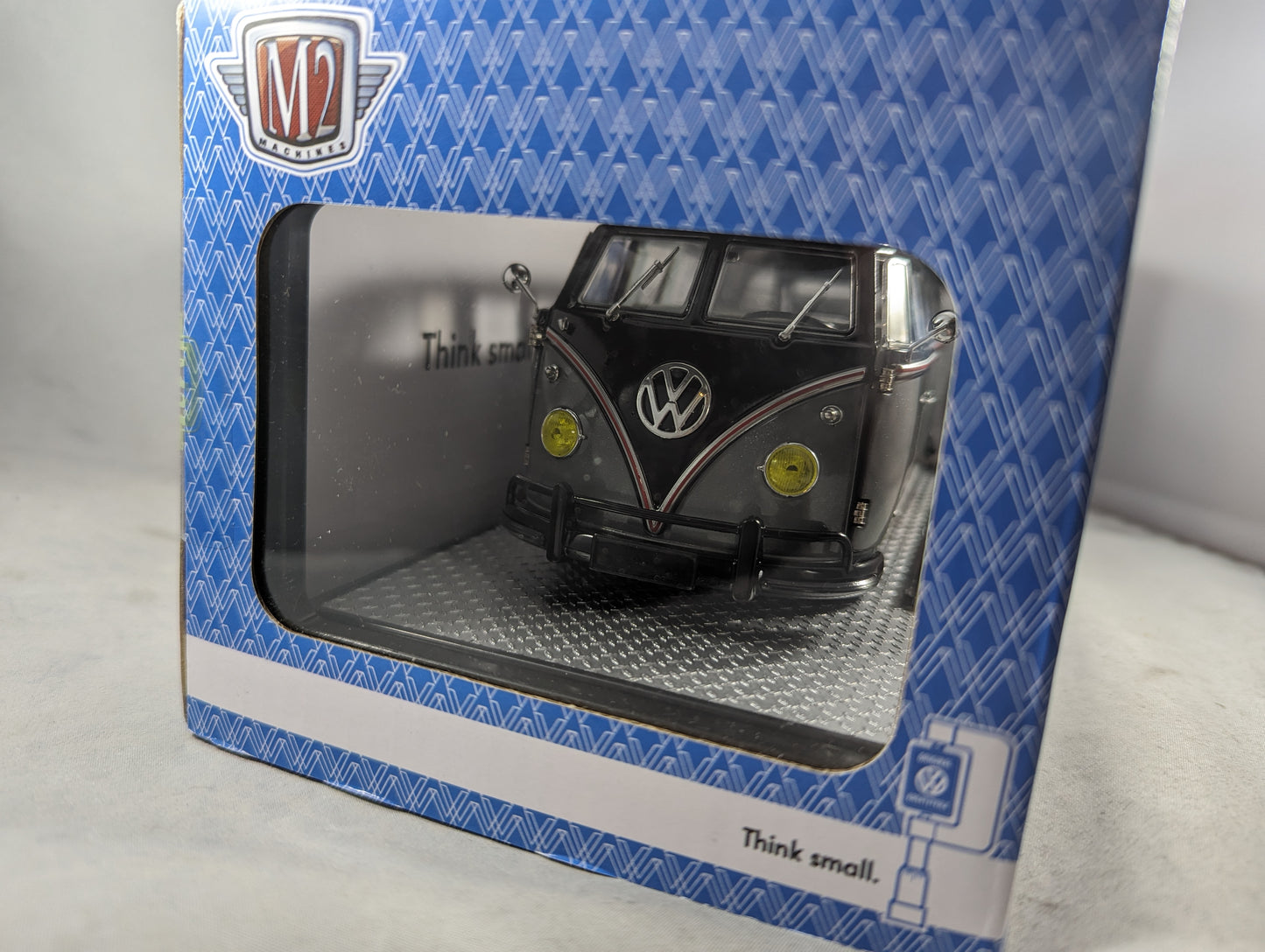 1959 VW Microbus Deluxe USA Model 1:24 scale
