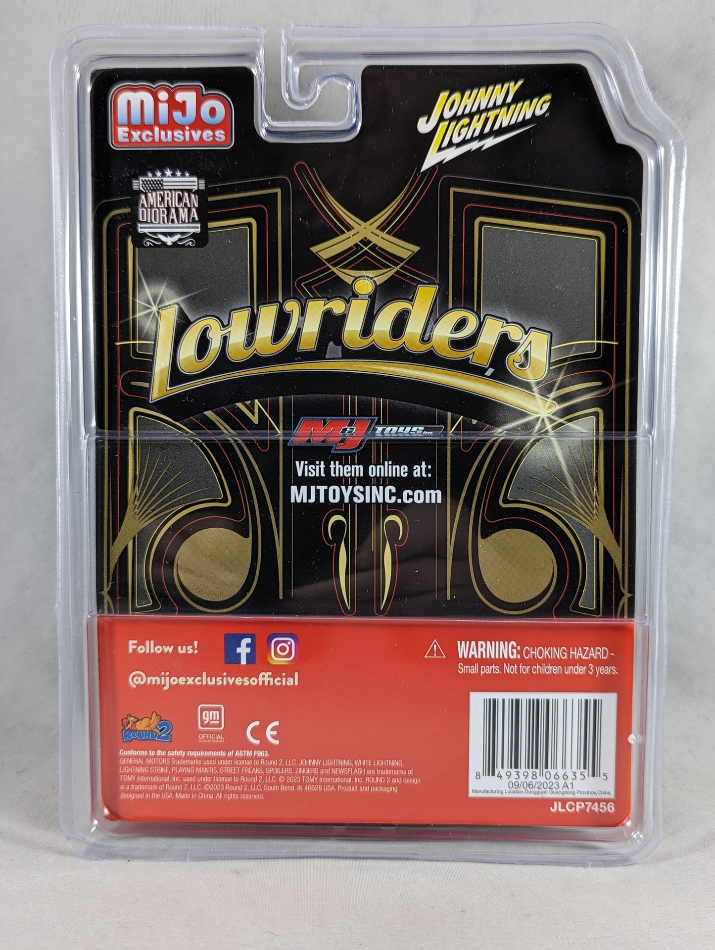 Johnny Lightning Lowriders 1961 Chevy Impala With Figure