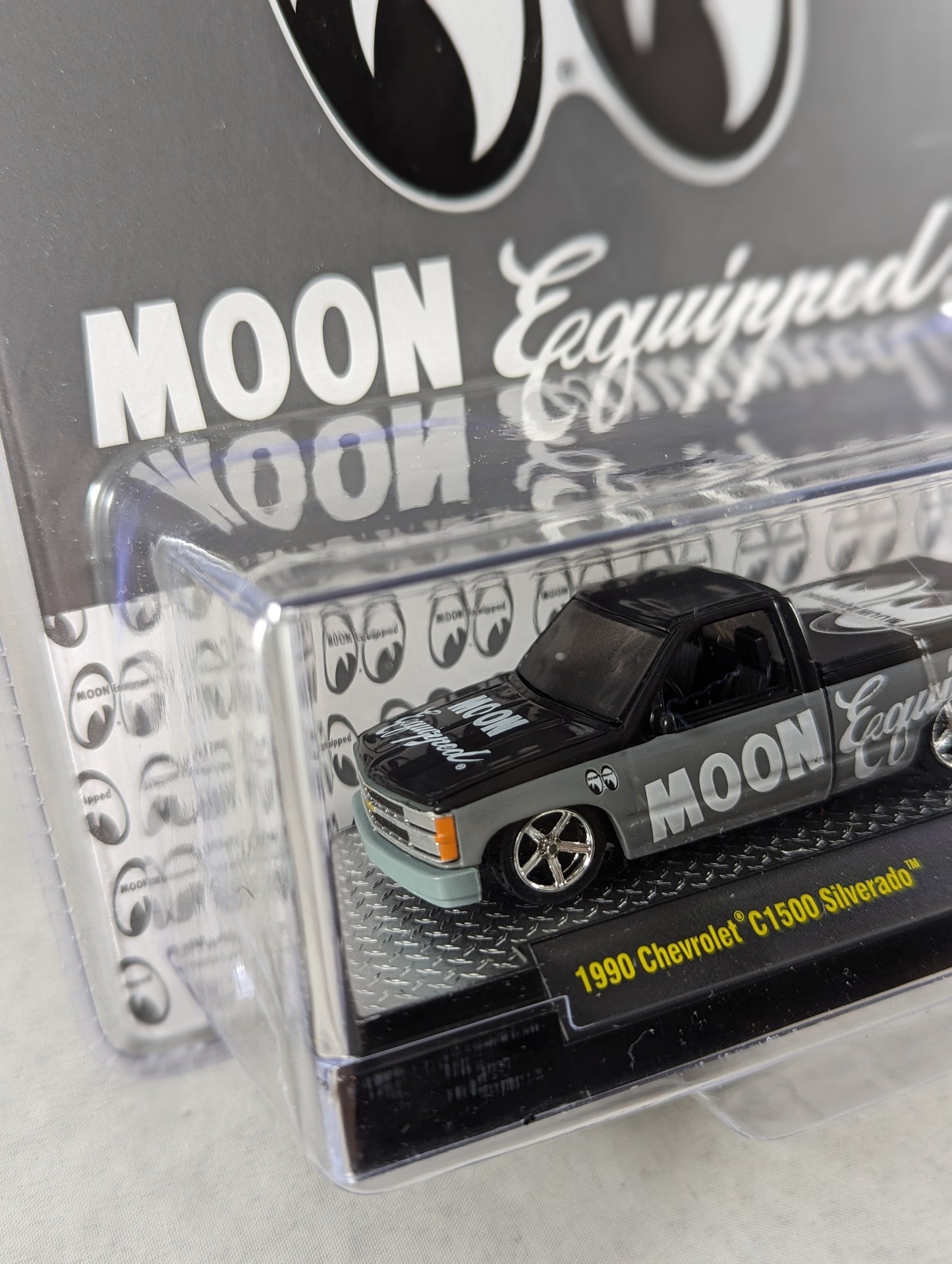 M2 Machines 1990 Chevrolet C1500 Silverado Mijo Exclusives Moon Equipped