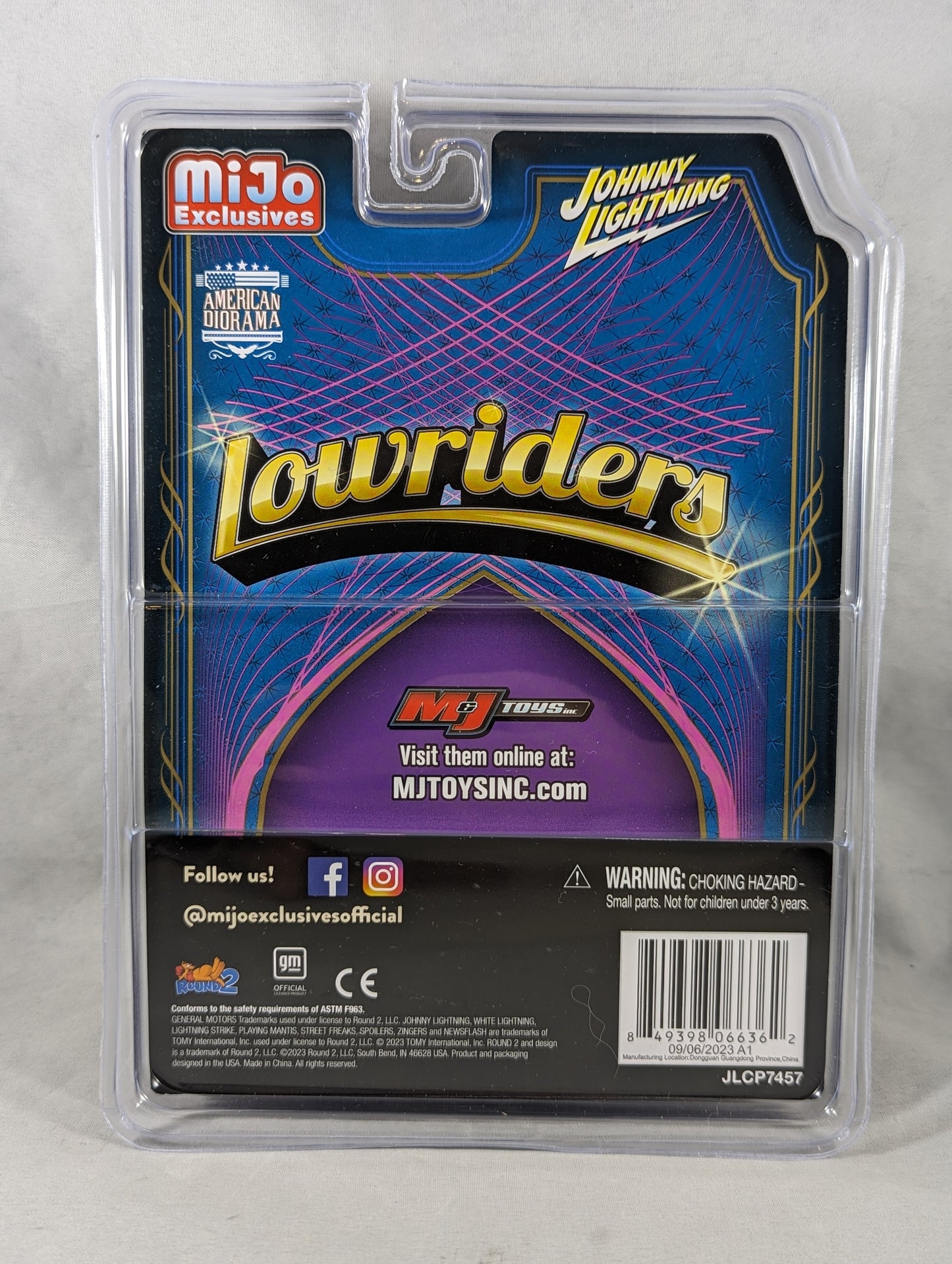 Johnny Lightning Lowriders 1950 Chevrolet Pickup with Figure