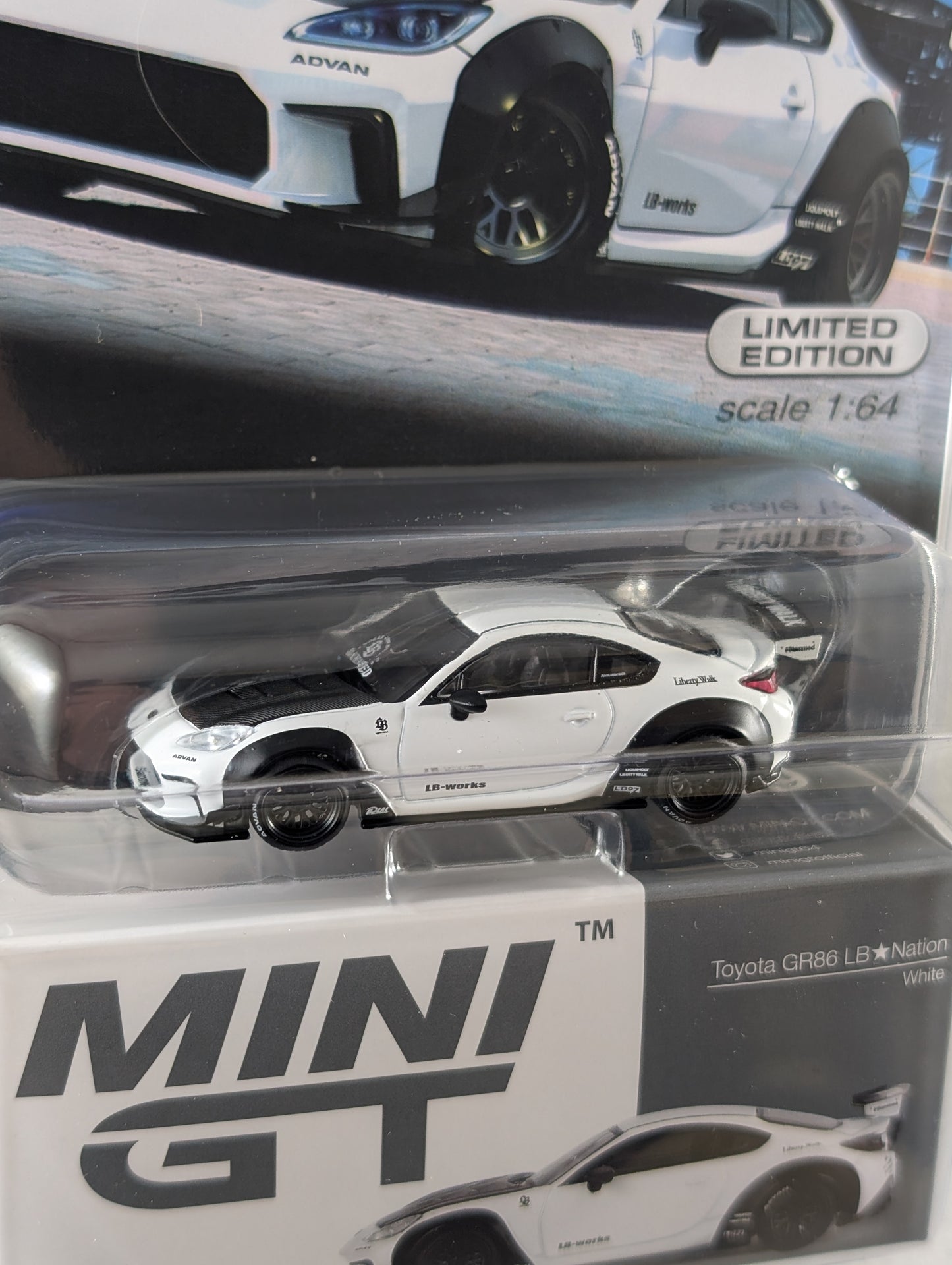 Mini GT Toyota GR86 LB Nation White