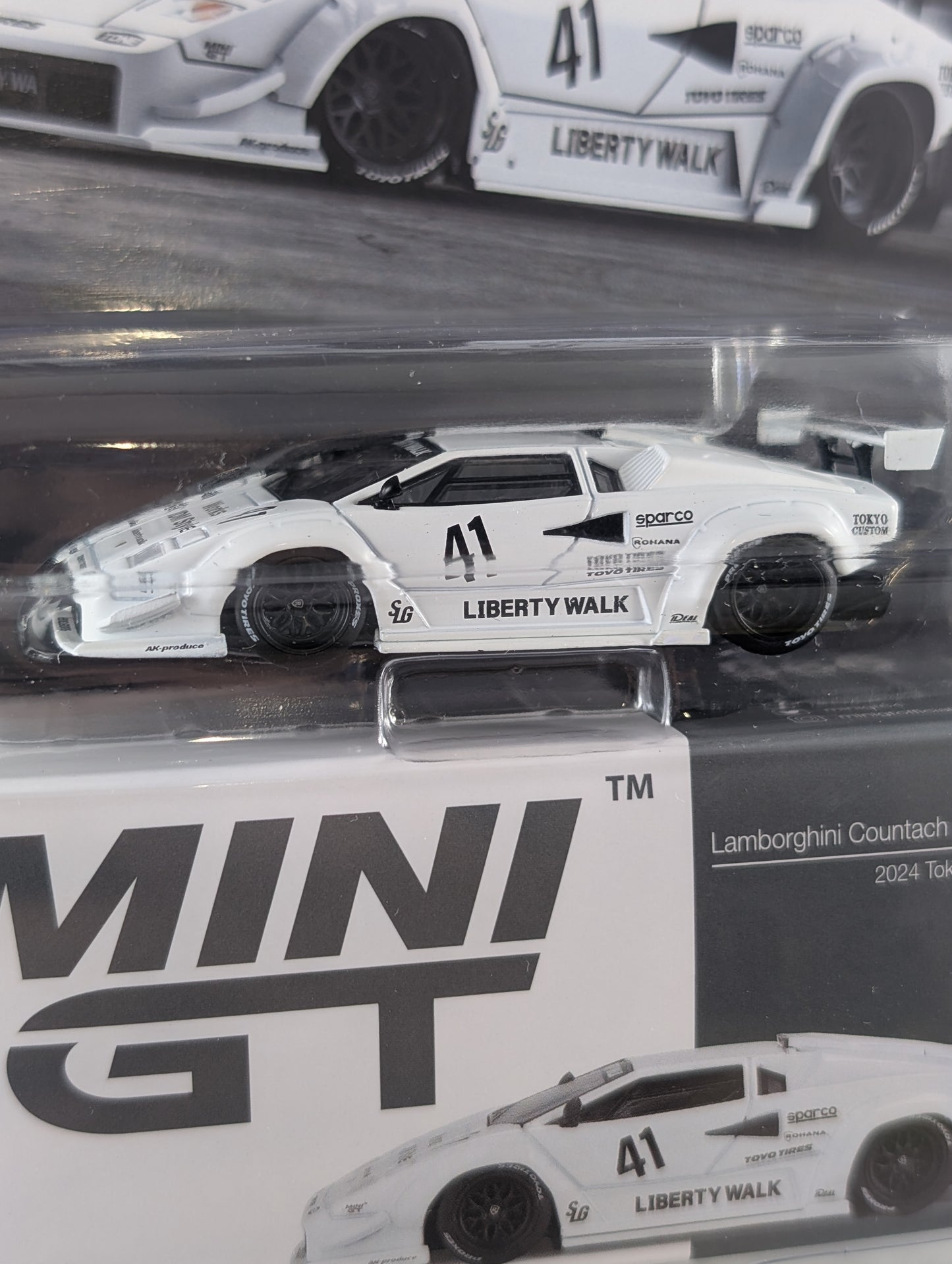 Mini GT Lamborghini countach Lb Works 2024 Tokyo Auto salon white