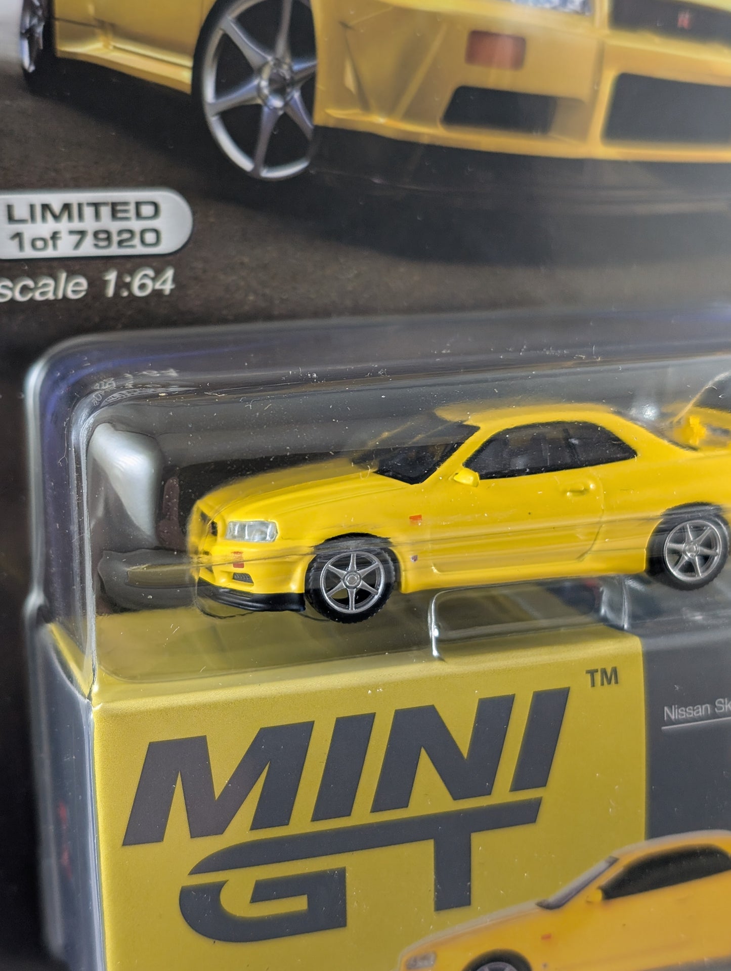 Mini GT Nissan Skyline GTR R34 V-Spec lightning yellow