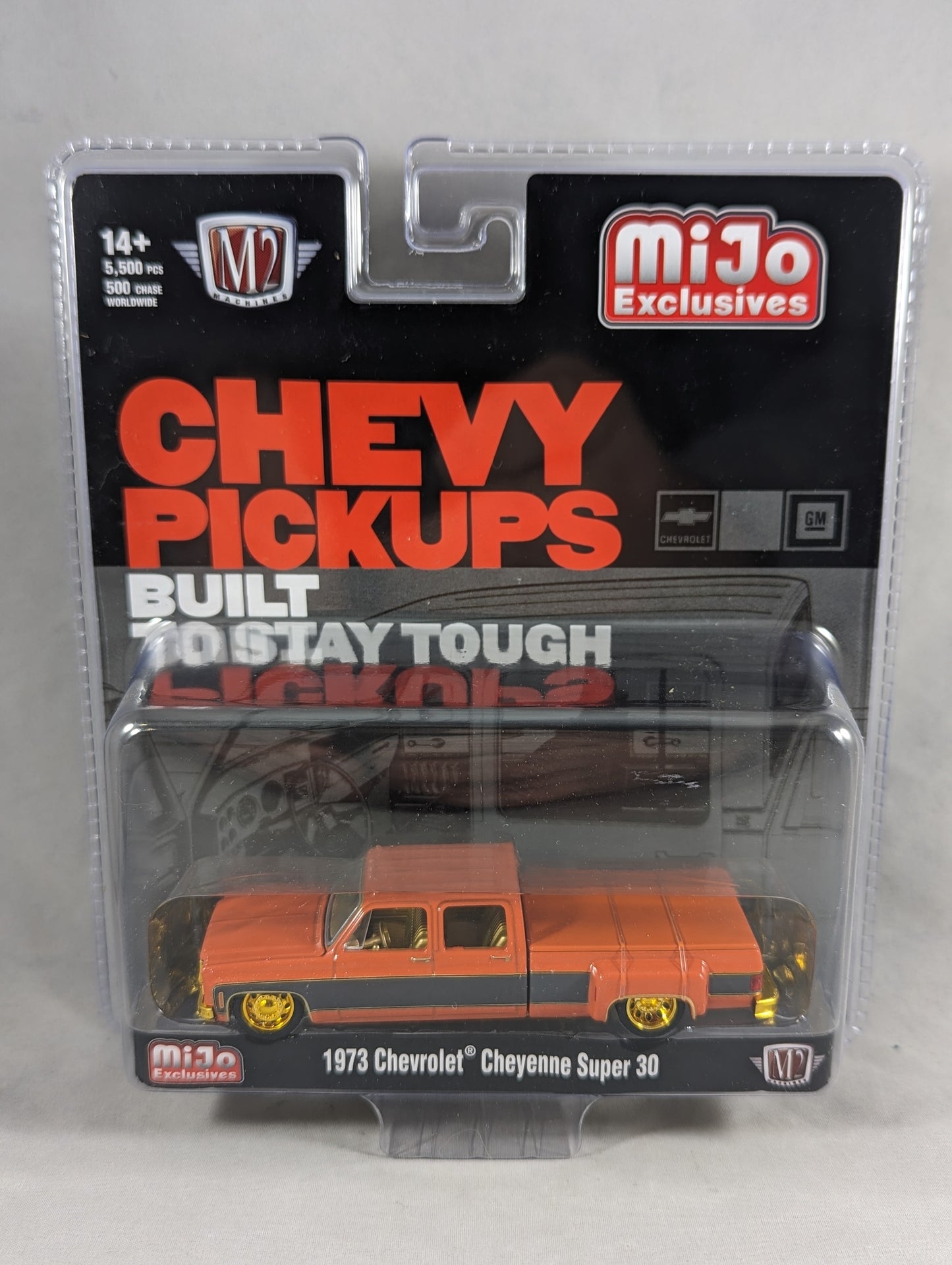 M2 Machines 1973 Chevrolet Cheyenne Super 30 Gold Chase