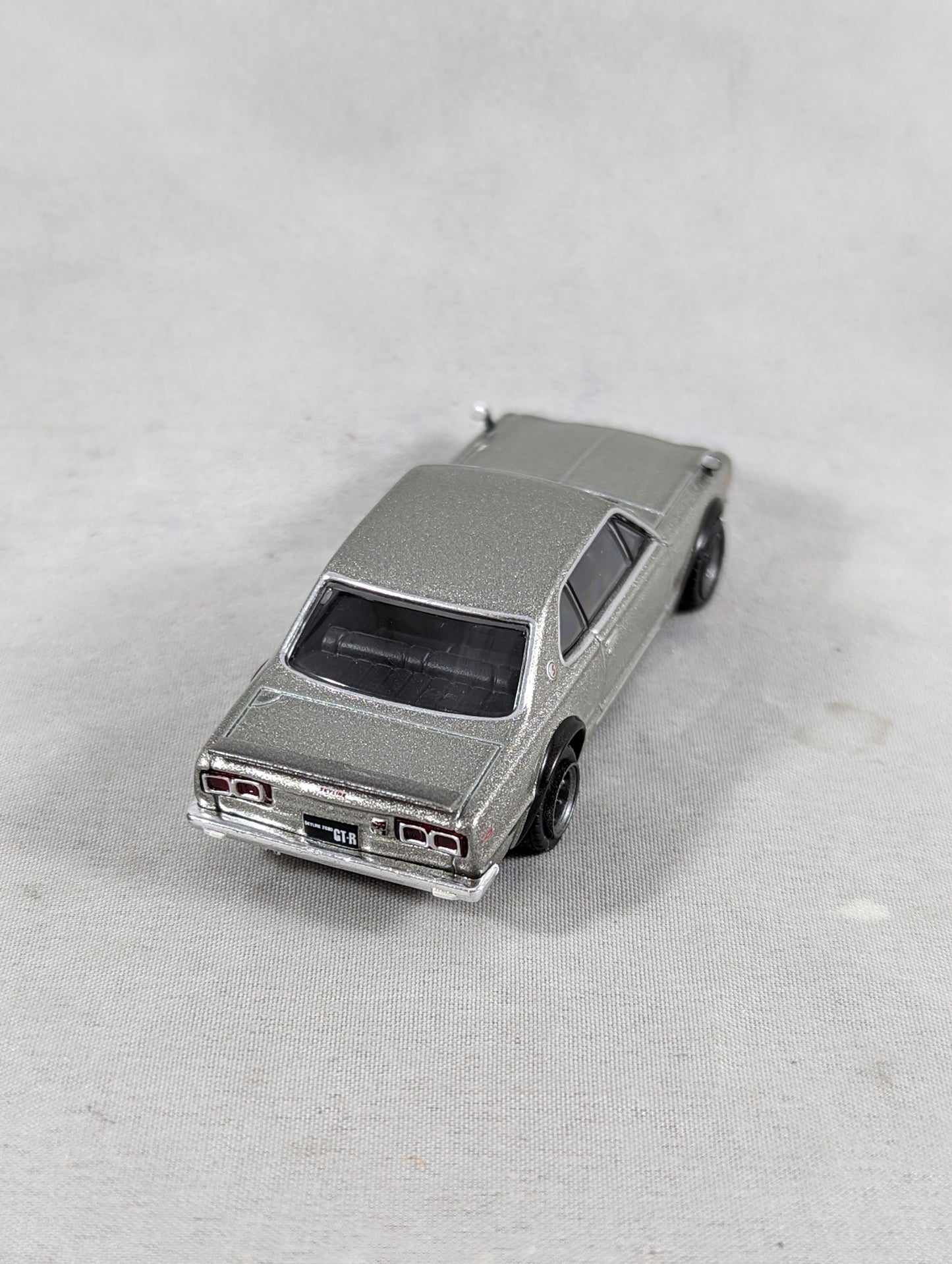 Tarmac Works Nissan Skyline 2000 GT-R