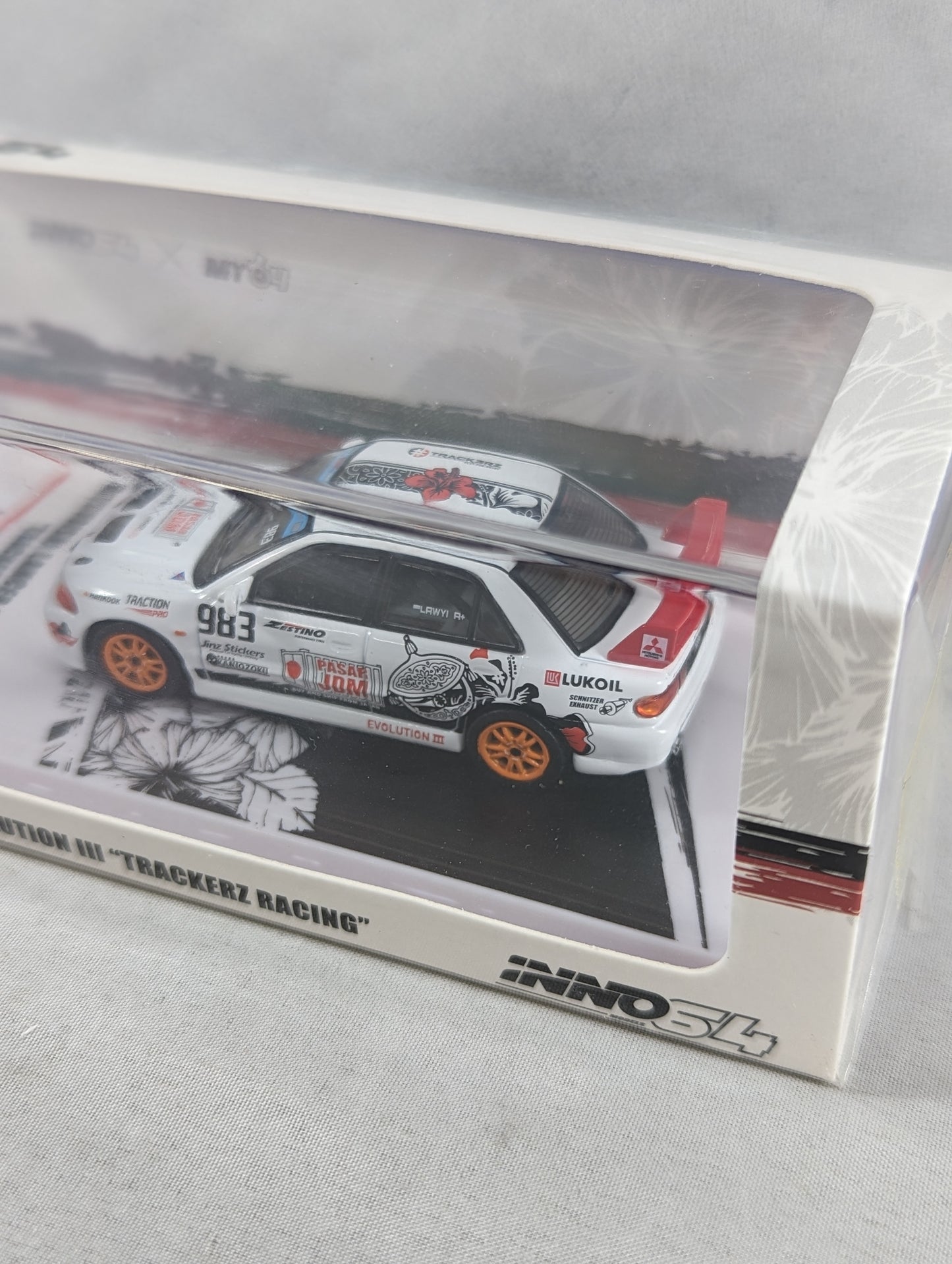 INNO64  Mitsubishi Lancer Evolution III "Trackerz Racing"