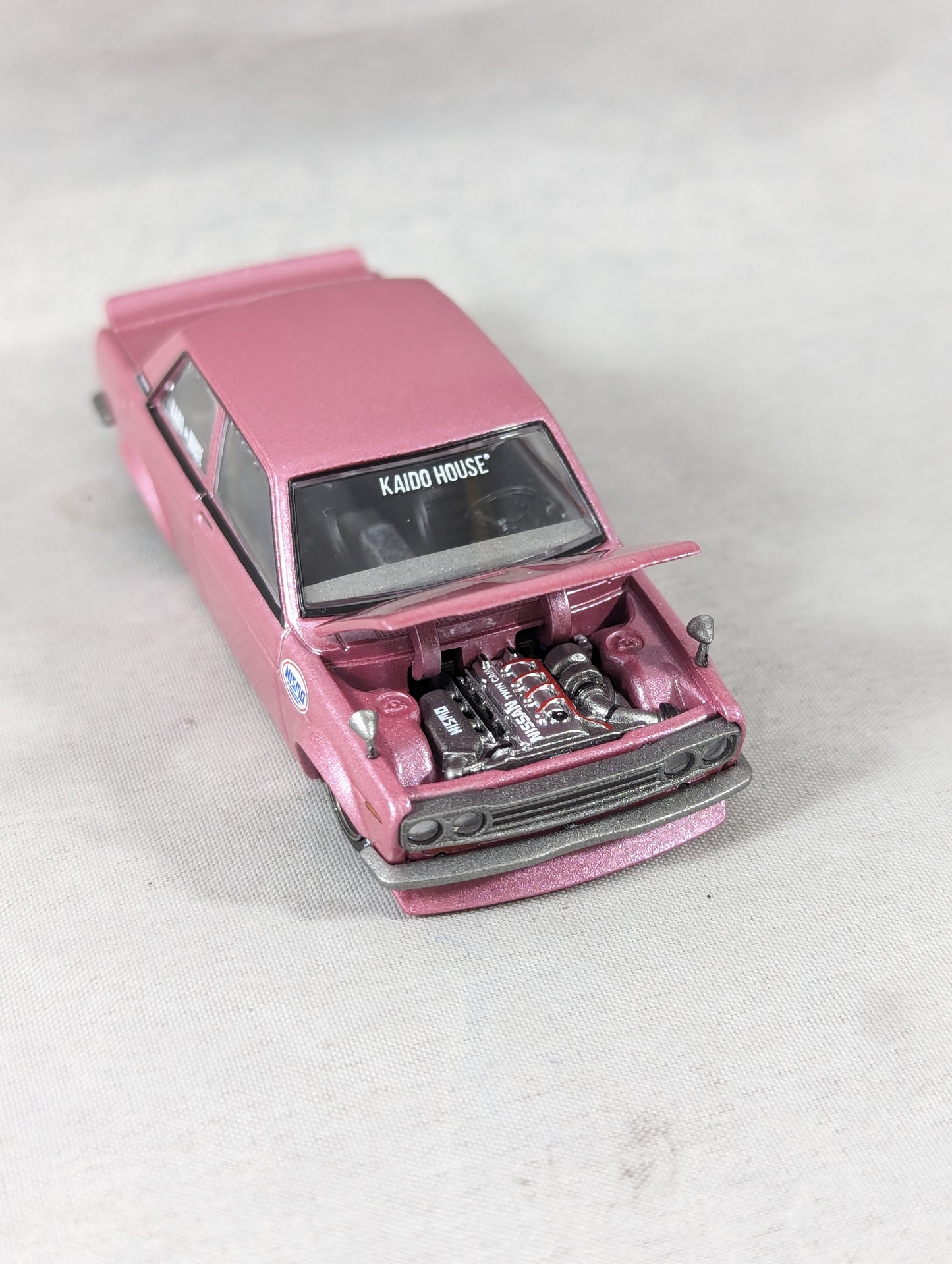 Mini GT Kaido House  Datsun Street 510 Nismo V1 Pink, Sealed box