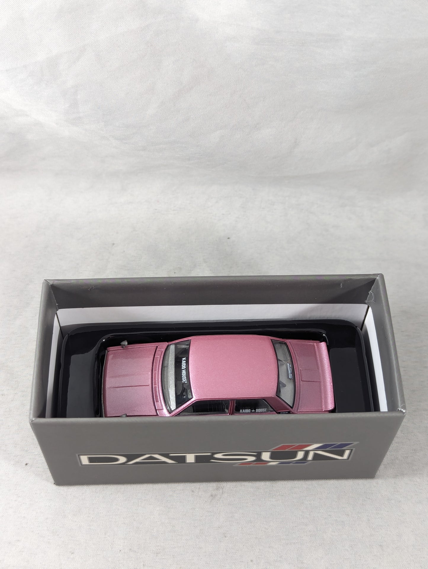 Mini GT Kaido House  Datsun Street 510 Nismo V1 Pink, Sealed box