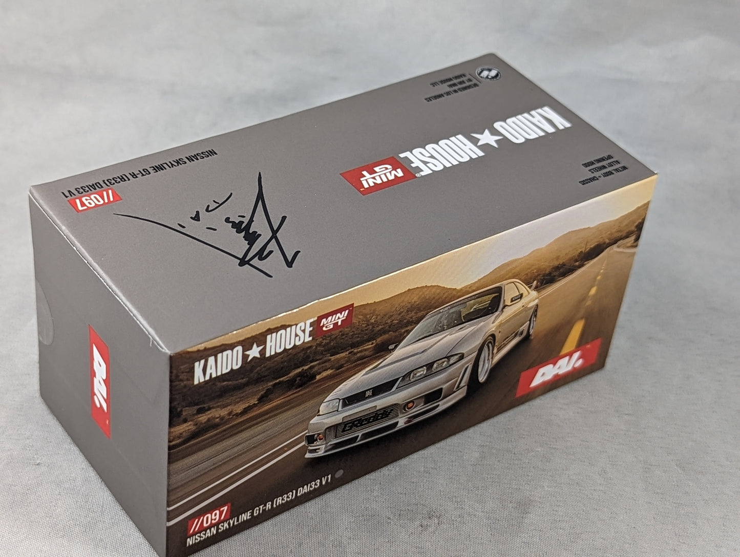 Kaido House Mini-GT Nissan Skyline GT-R  (R33) DAI33 V1 #097 Sealed