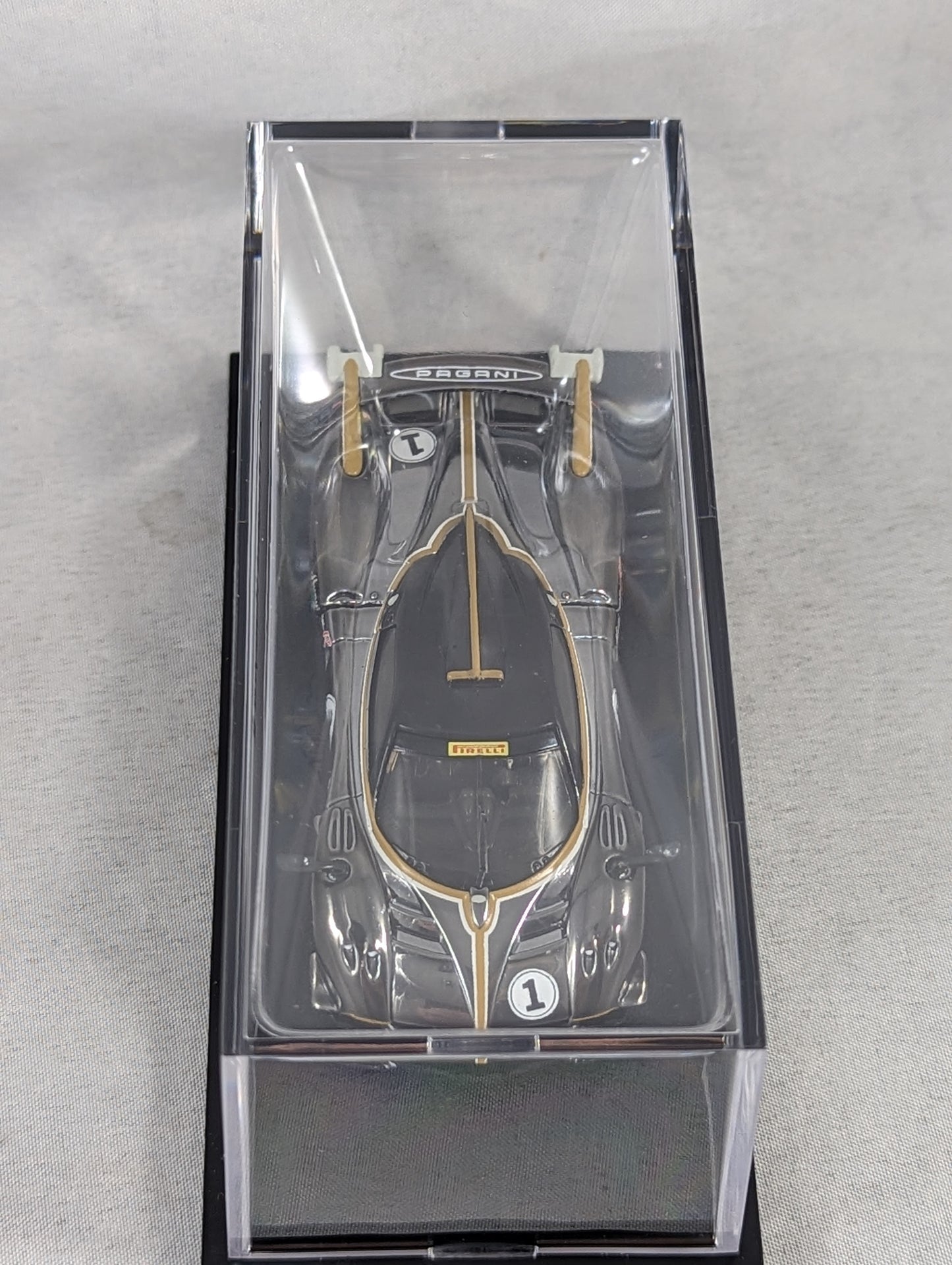 Hot Wheels RLC '21 Pagani Huayra R