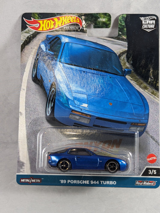 Hot Wheels '89 Porsche 944 Turbo canyon warriors