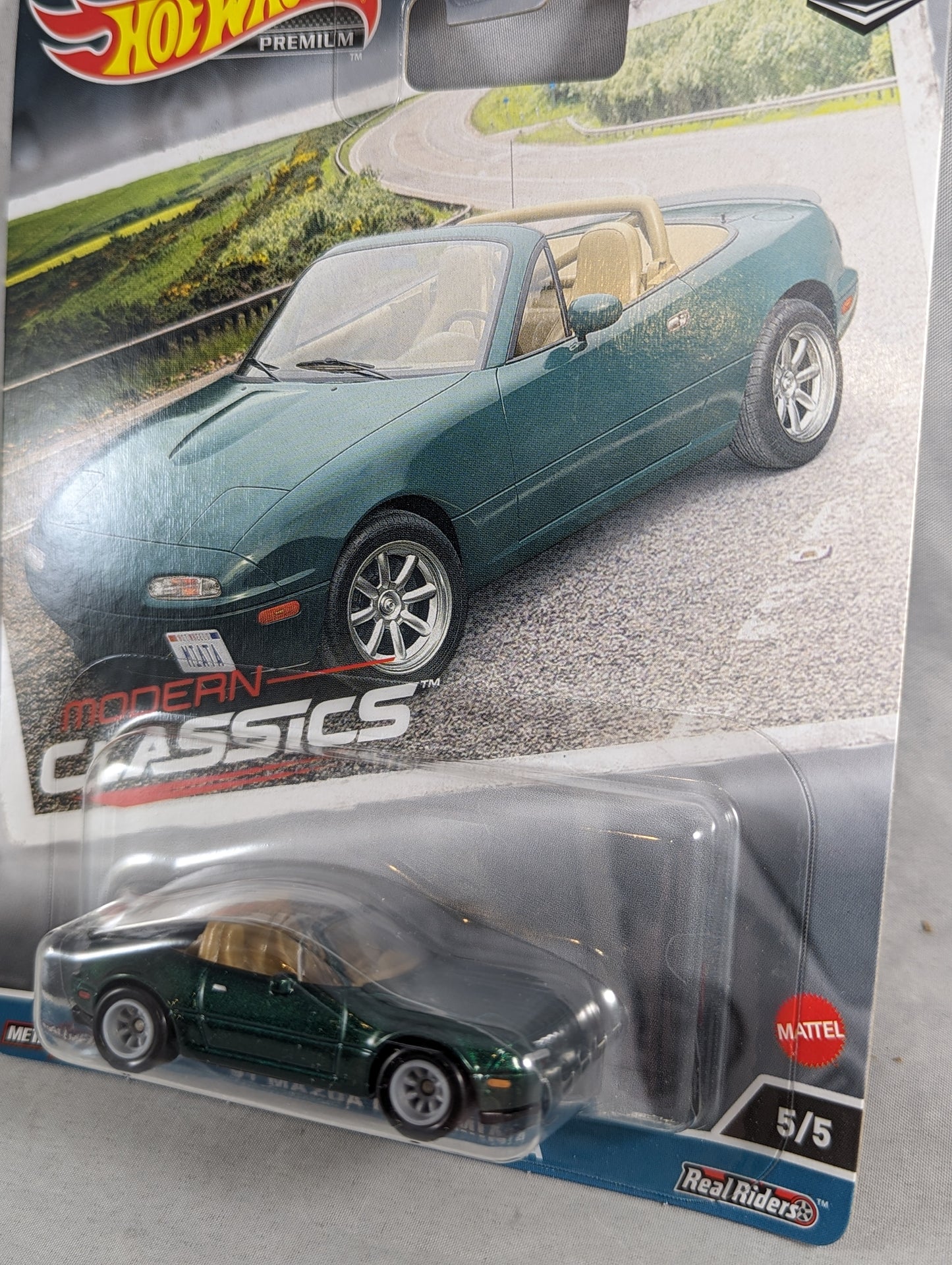 Hot Wheels '91 Mazda MX-5 Miata Modern Classics