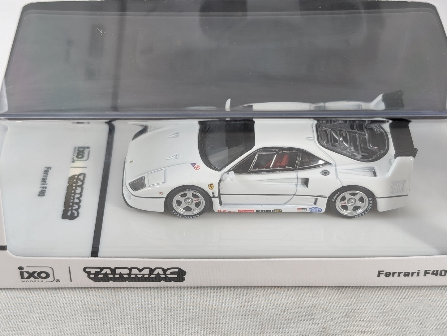 Tarmac Ferrari F40 Lightweight White IXO models Road 64