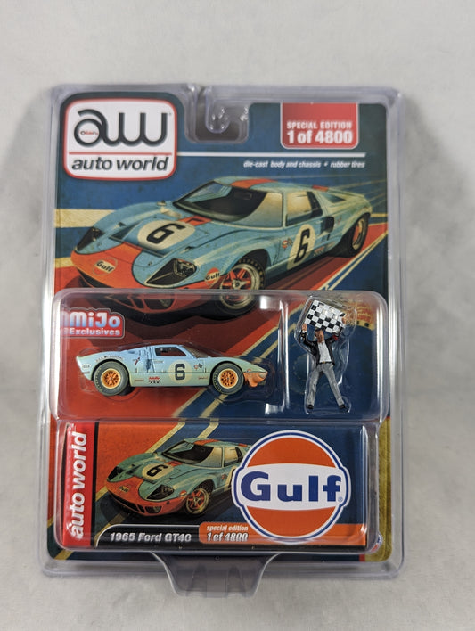 Auto World 1965 Ford Gt40 with figurine Gulf Mijo Exclusive