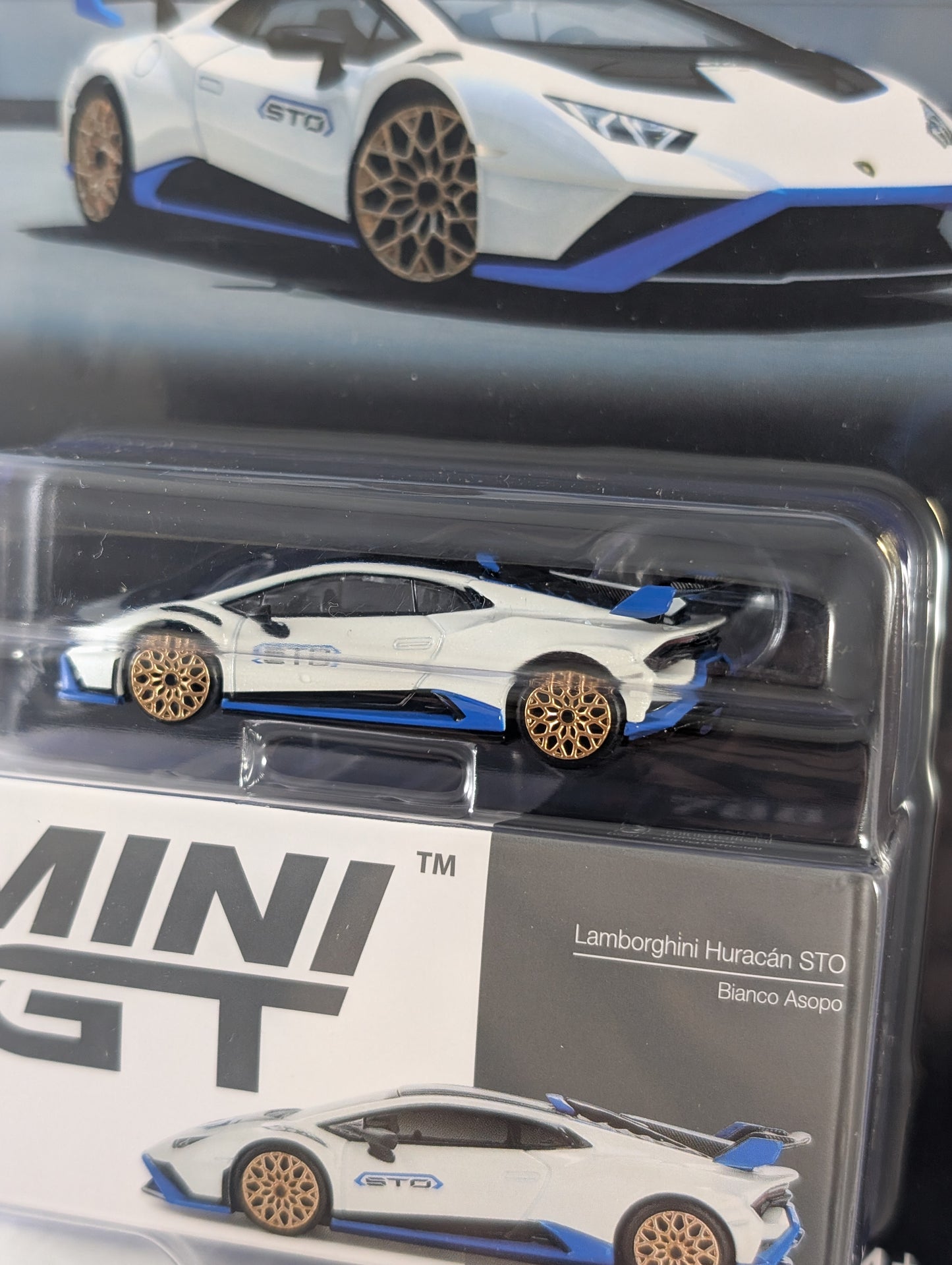 Mini GT Lamborghini Huracan STO