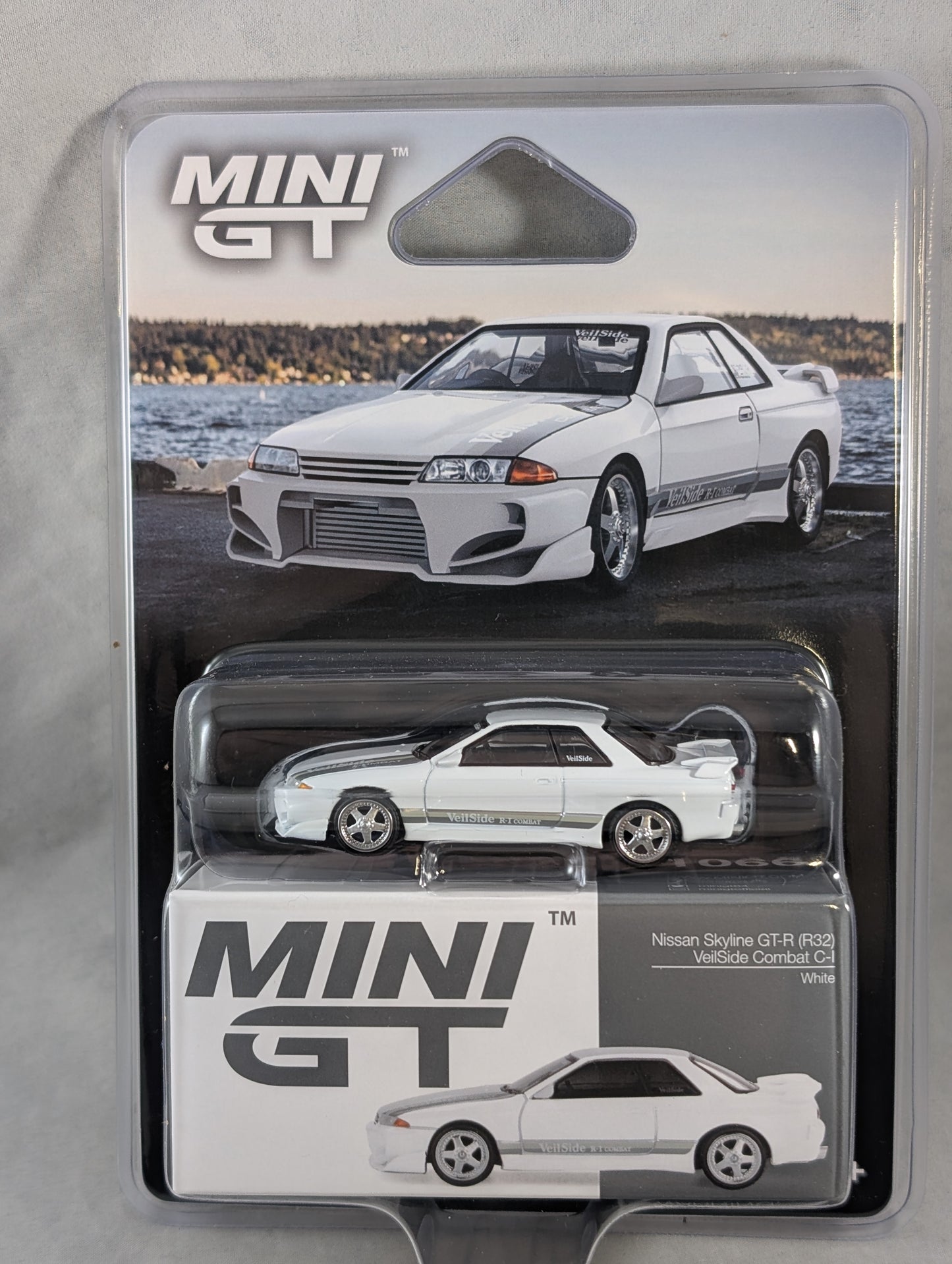 Mini GT Nissan Skyline GTR R32 Veilside Combat C-I White