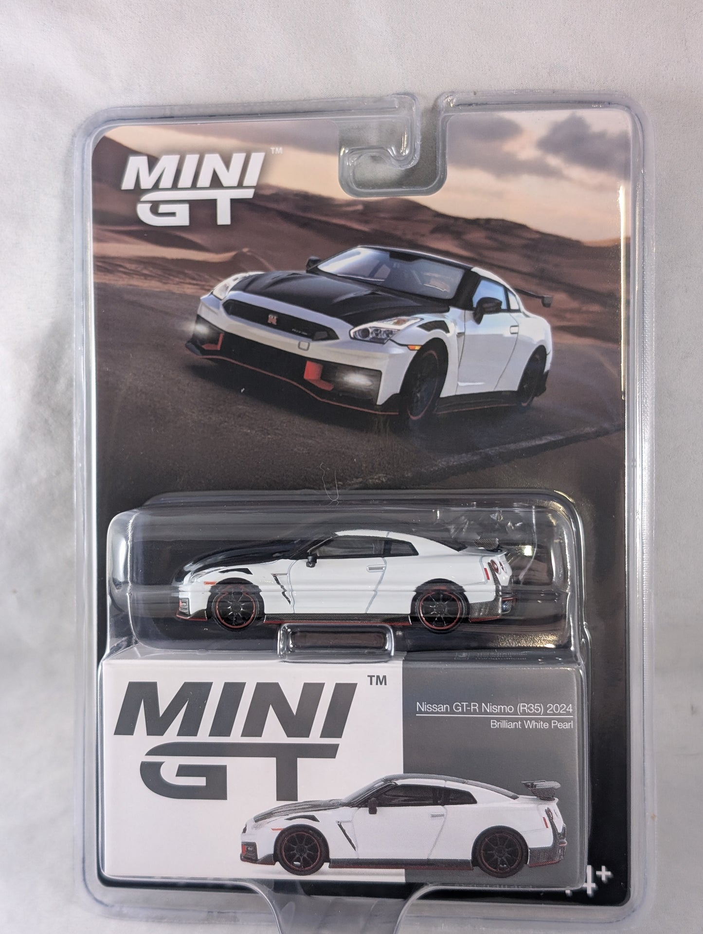 Mini GT Nissan GTR Nismo R35 2024